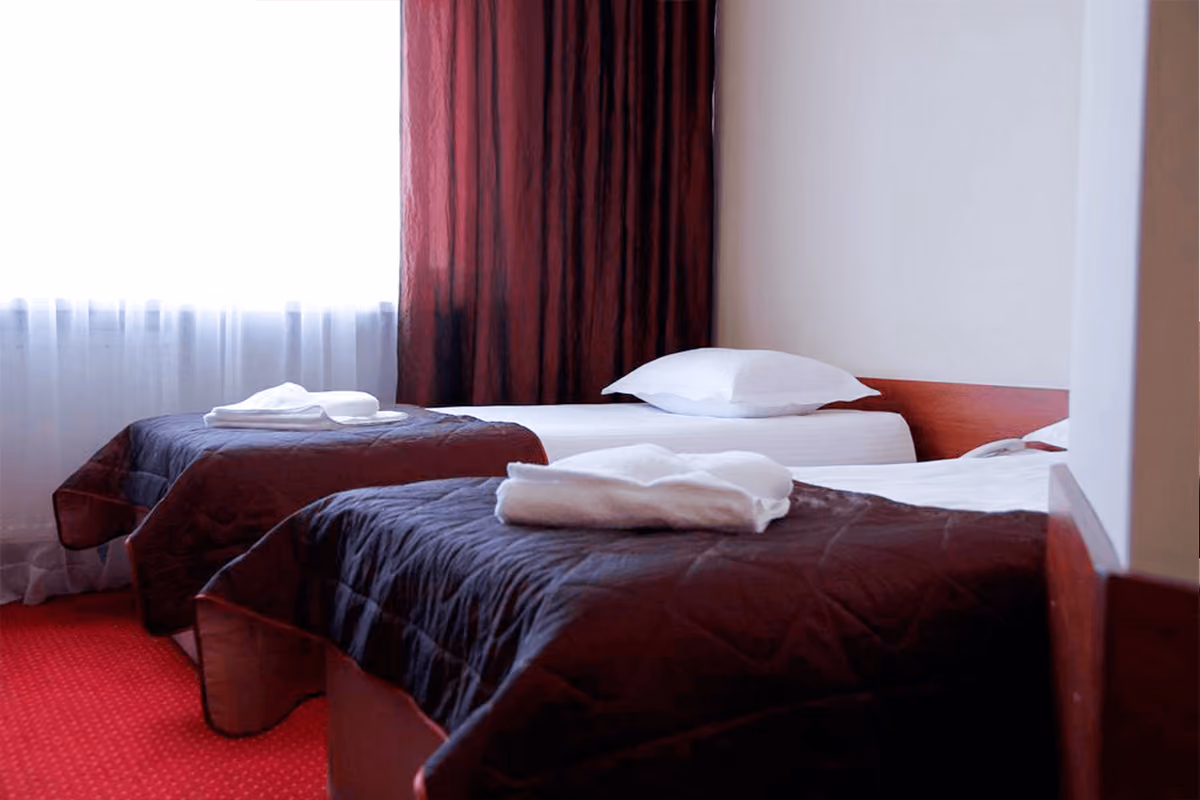 Pokój dwuosobowy w Hotels Lublin z dwoma łóżkami pojedynczymi